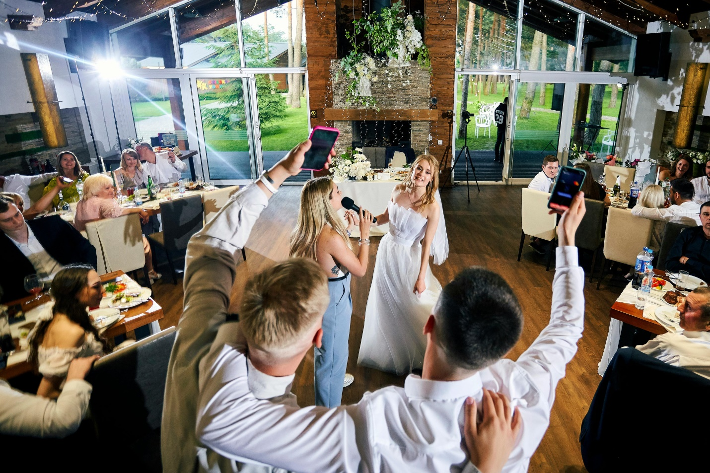 People dancing at a wedding21